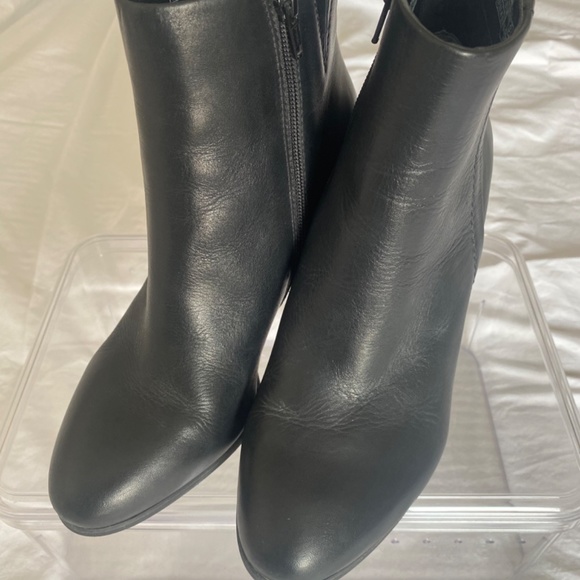 Vionic  Women's Kennedy Ankle Boot Black Size 8.5 - Picture 7 of 9